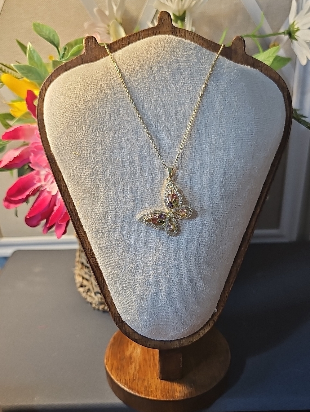 Sassified Boutique Nwt  Gold Butterfly Pendant Necklace with Multicolor Stones